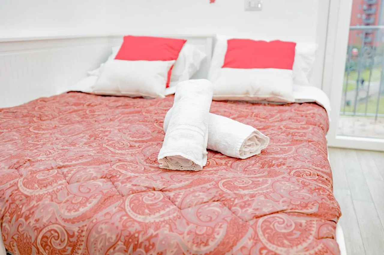 Appartamento Con Due Camere - Free Parking Milan Italy