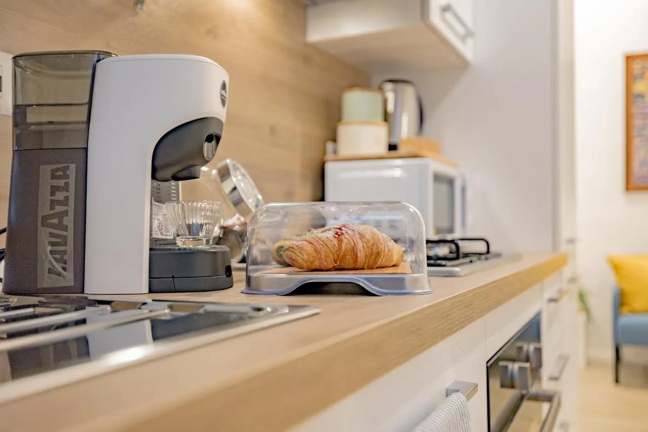 Apartment Appartamento Con Due Camere - Free Parking Milan Italy