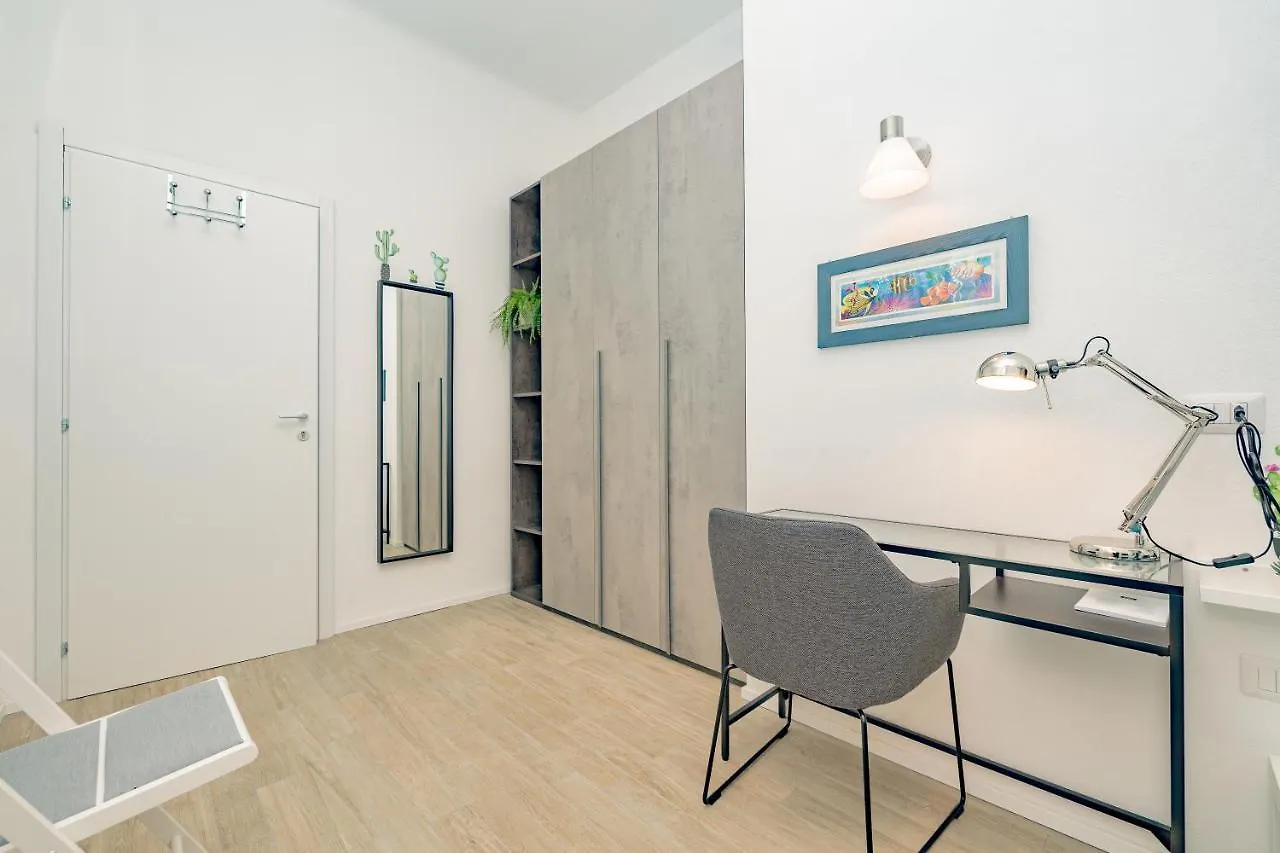 Appartamento Con Due Camere - Free Parking Milano 0*,