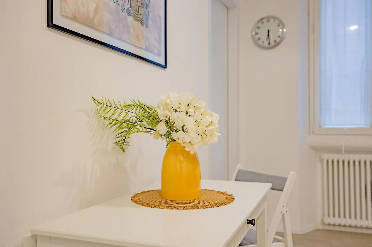 Appartamento Con Due Camere - Free Parking Milano Italia