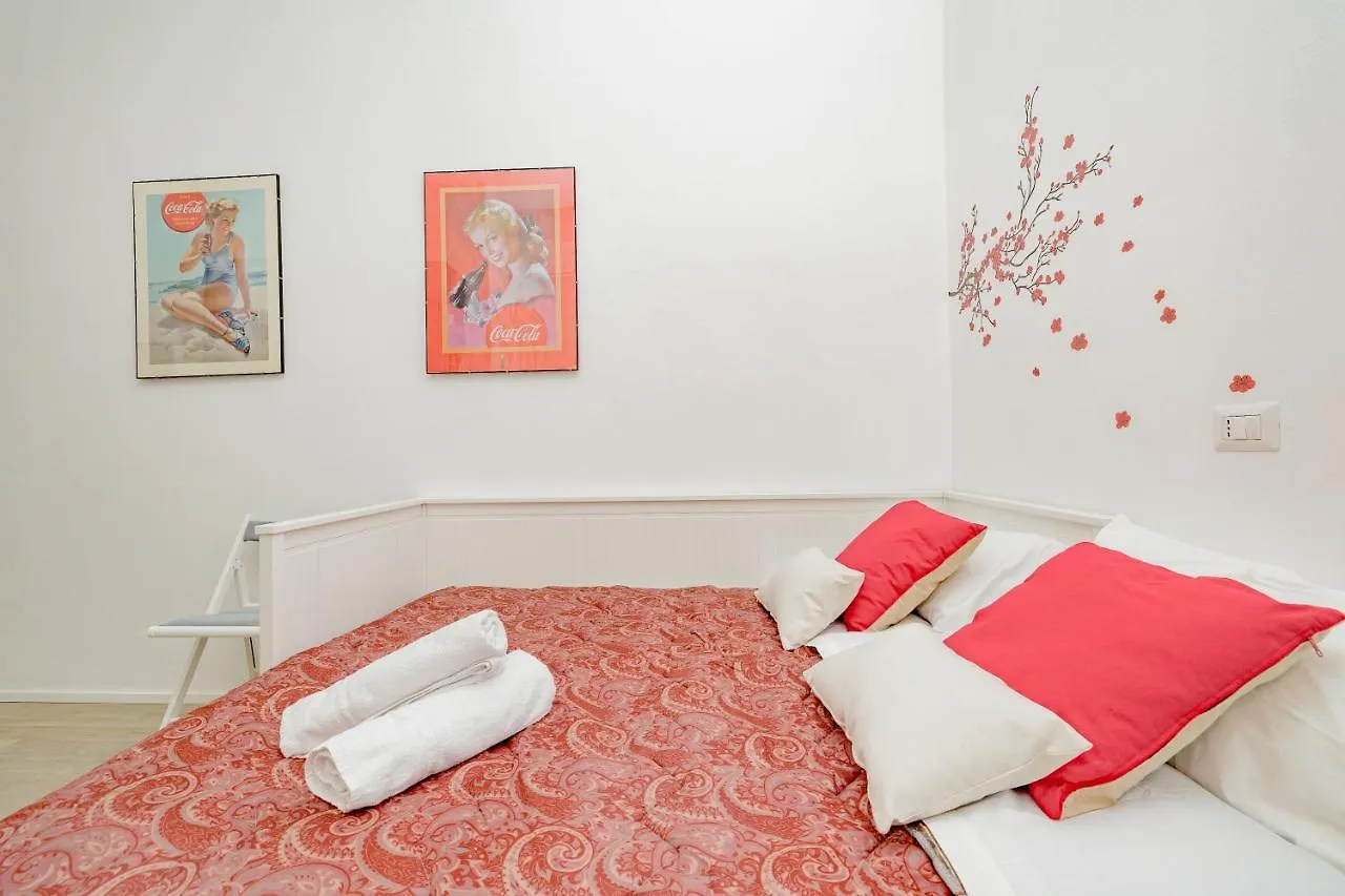 Appartamento Con Due Camere - Free Parking Milan Apartment